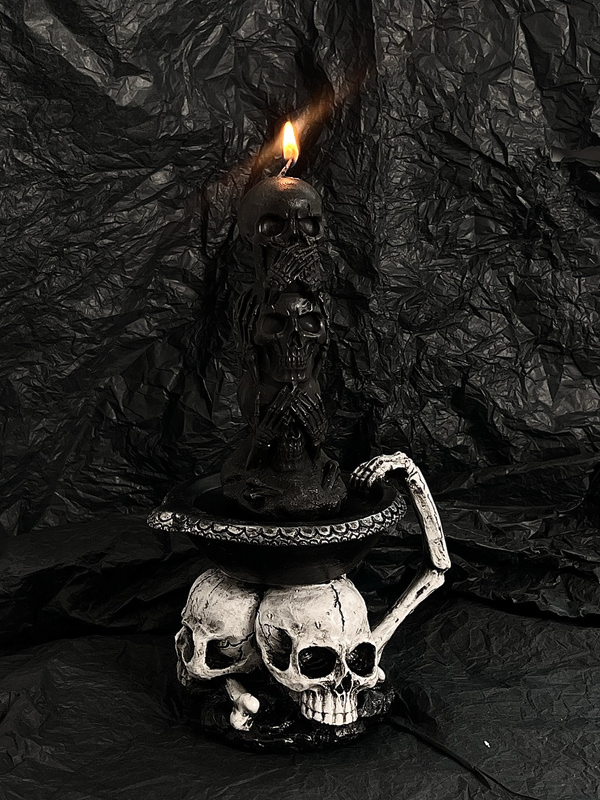 Three-Headed Skull Candlestick | a Creative Home Gift with a Dark Aesthetic That Can Be Used as a Jewelry Storage Item