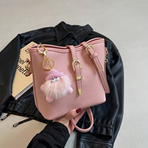French fashion design niche bag womens 224 spring new popular popular versatile crossbody bag portable bucket bag