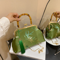 National trend embroidery Chinese style retro small bag portable cross-body bag cheongsam ethnic style casual bag lip-shaped clip buckle bag