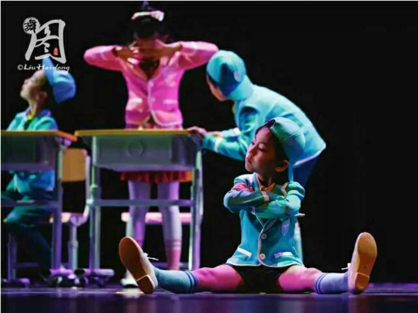 The 9th Xiaohe style dance 