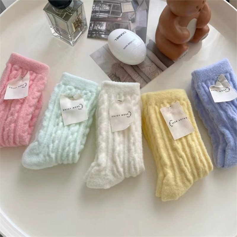 Soft glutinous deodorant hemp flower plush socks Women's autumn winter day series Marcaron color midbarrel socks with velvet anti-cold moon Sox thick-Taobao