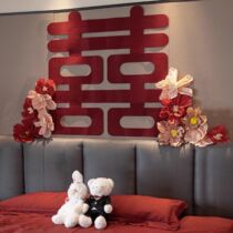 Wedding room decoration and layout set happy word stickers background wall wedding decoration scene layout pleated paper flowers wedding decoration