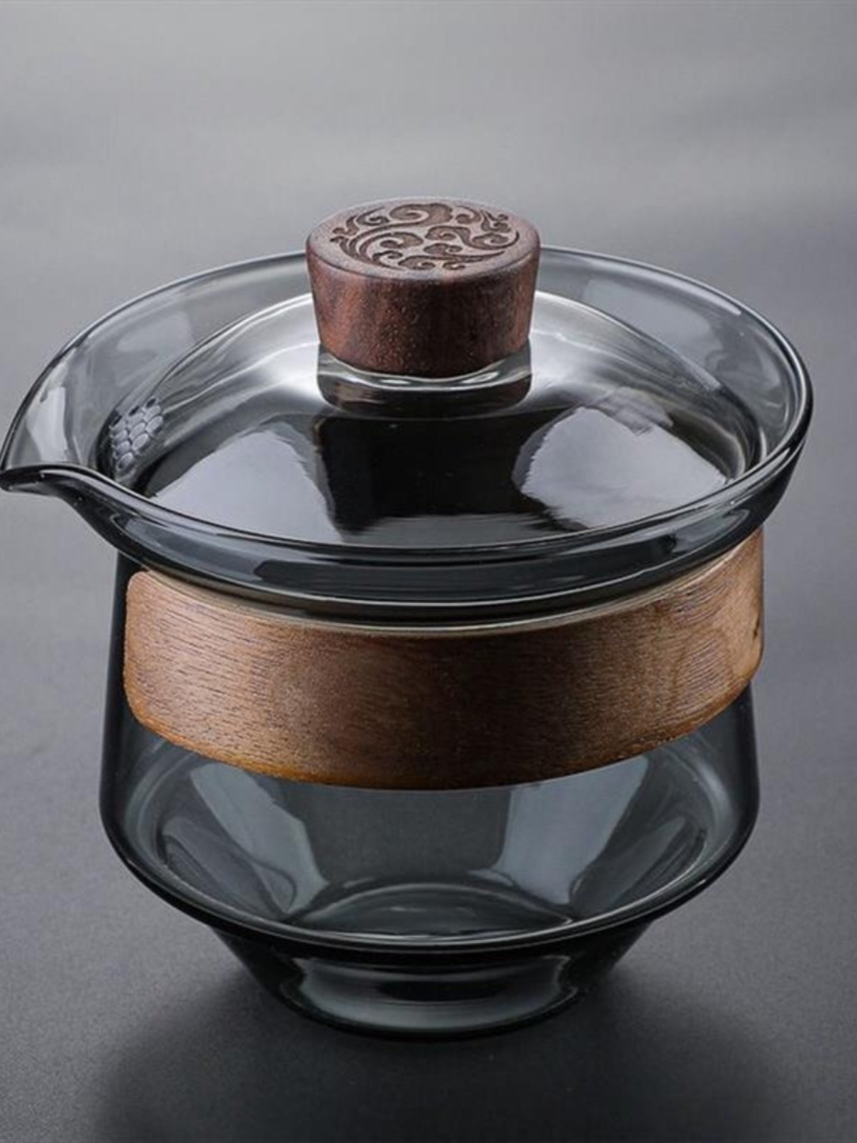 Heat-Resistant Glass Lidded Tea Cup for Home Use, Japanese-Style Creative Single-Piece Non-Hot Tea Brewing Bowl with Lid and Filter, Hand-Held Teapot