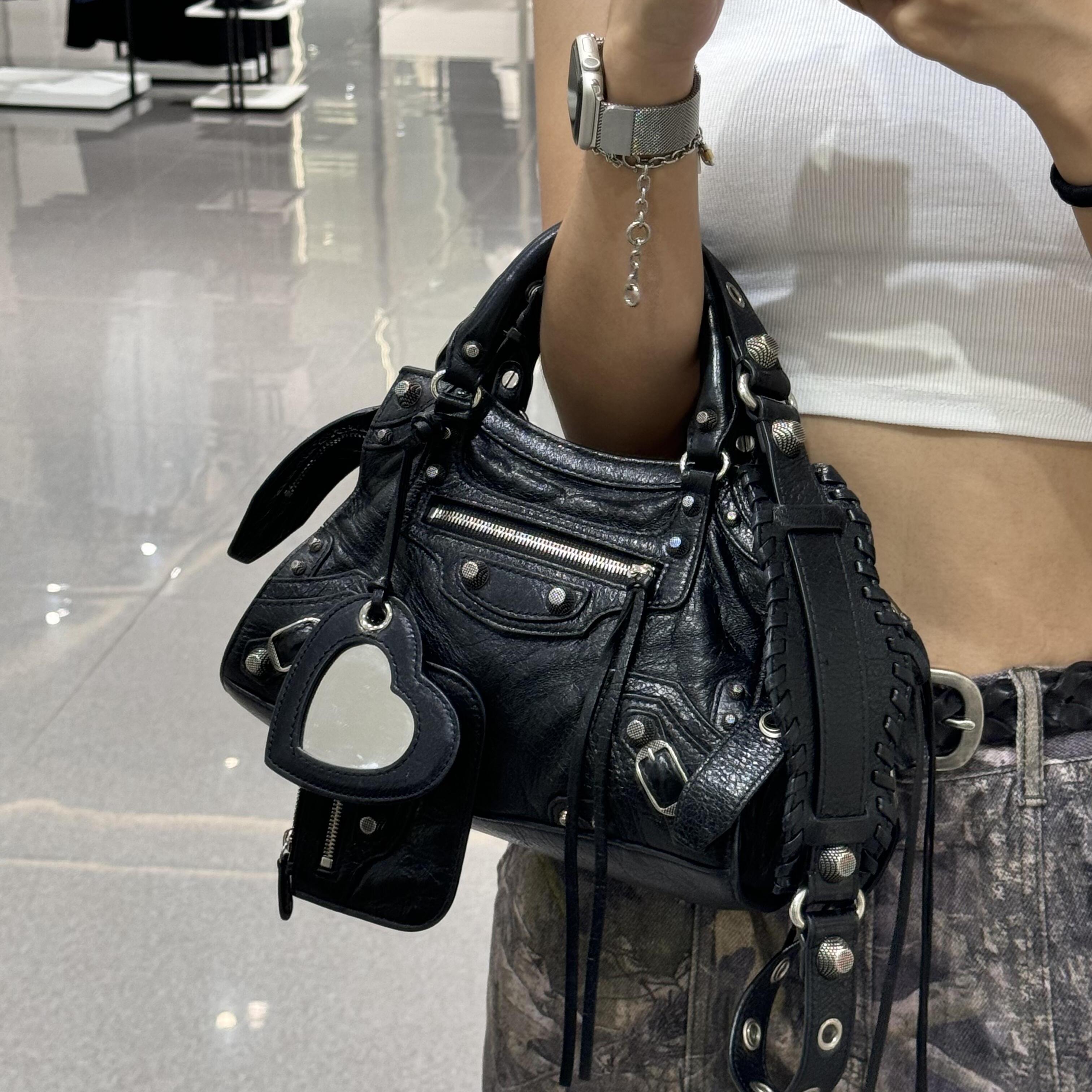 Нишевый дизайн, темный стиль, ретро-мотоциклетная сумка с заклепками, модная сумка большой емкости, универсальная переносная сумка-мессенджер через плечо для поездок на работу