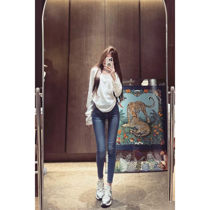 Early Autumn New Vintage Dark Blue Hip-Enhancing Skinny Jeans with a Korean Style, Everyday Feel, Tight-Fitting Pencil Nine-Point Pants