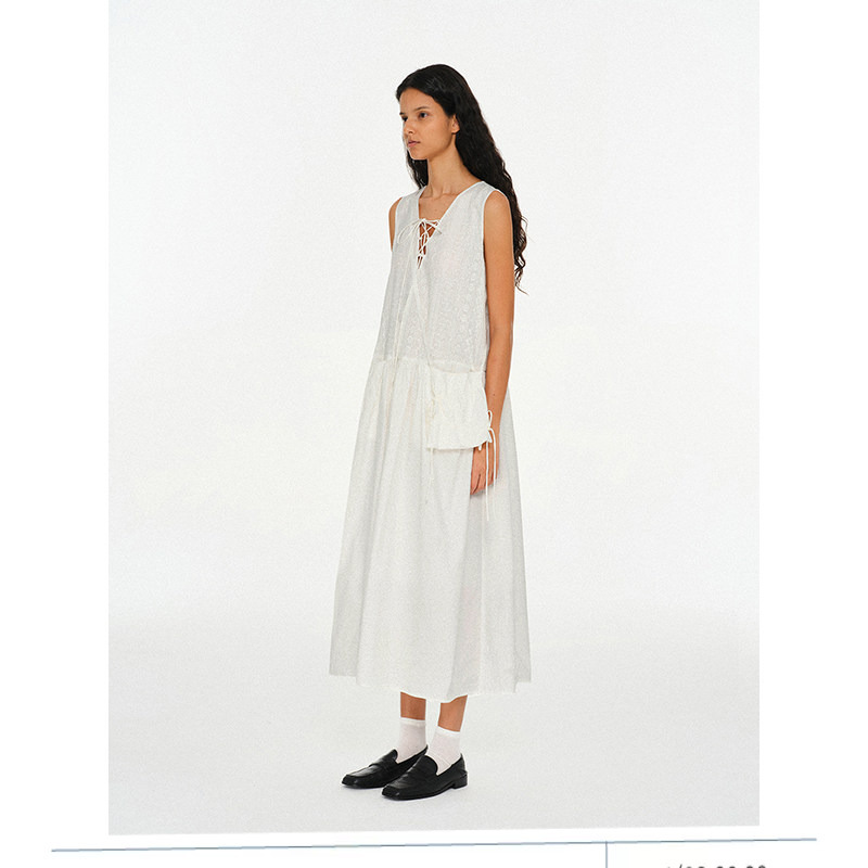 Flowersays: Purslane Luck Pure Cotton Lace-Up V-Neck Drawstring Embroidered Dress with a Free Crossbody Bag