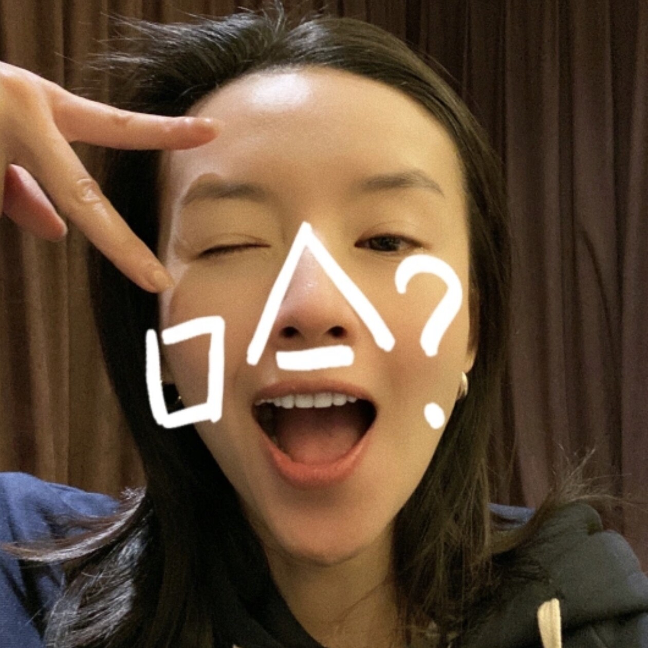 一家神秘的店铺的LOGO