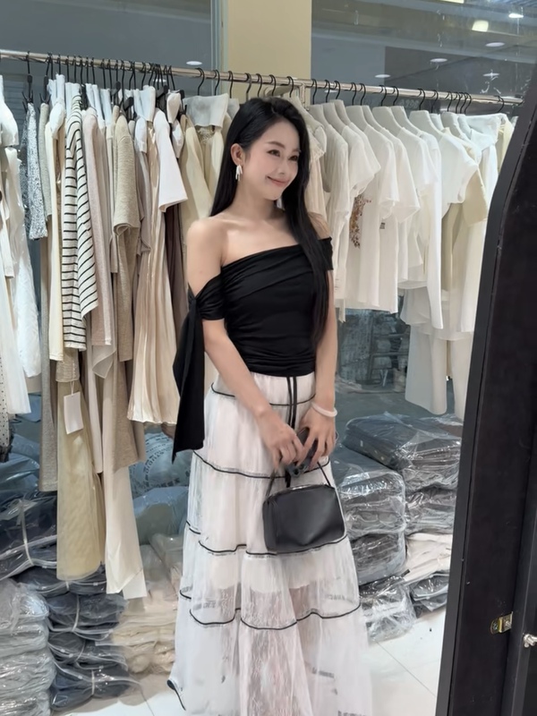 Shisanxing 2026 Summer New French-Style Elegant Design Off-Shoulder Top + Mesh Skirt Two-Piece Set for Women Shisanxing 2026 Summer New French-Style Elegant Design Off-Shoulder Top + Mesh Skirt Two-Piece Set for Women
