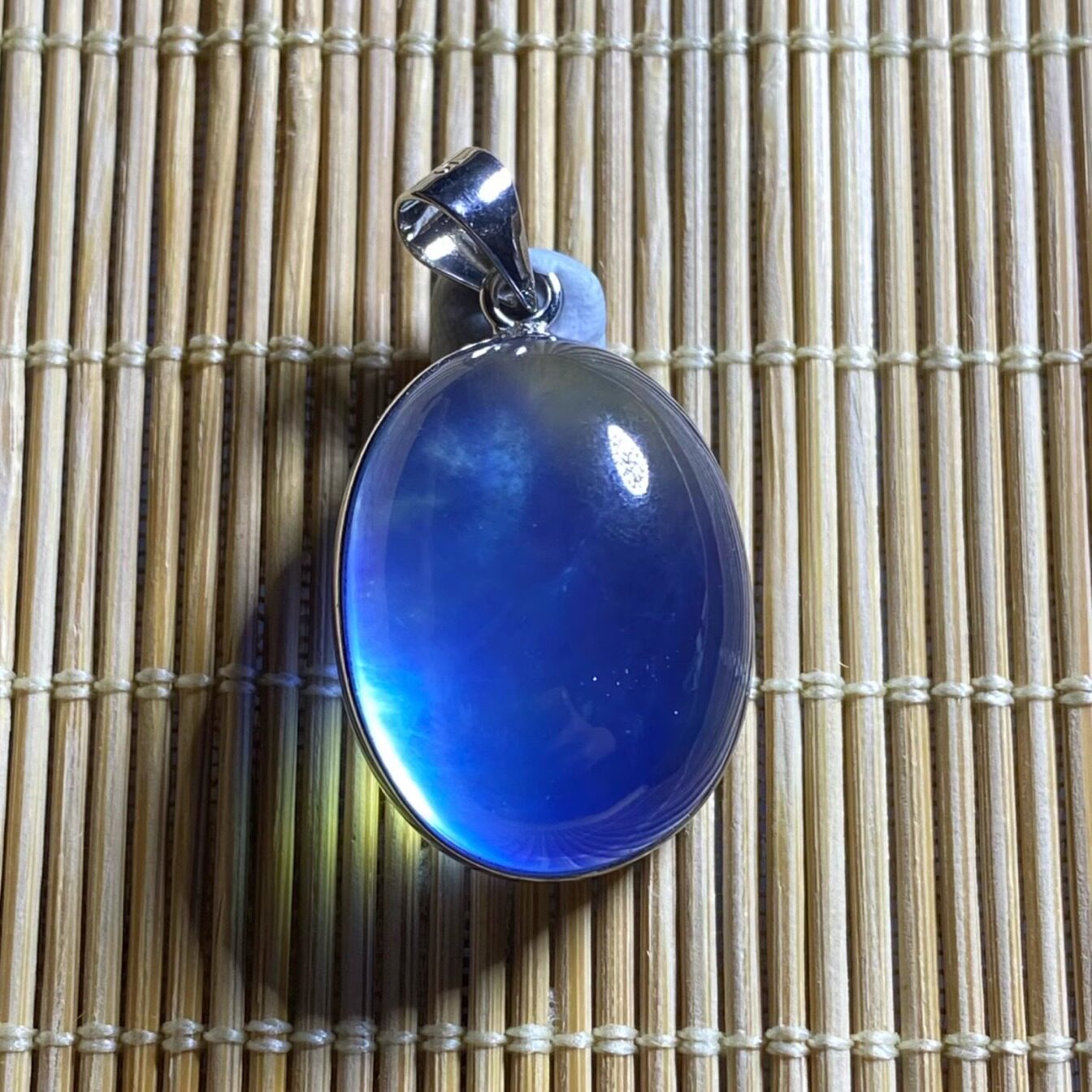 天然デビルブルーアイシーアクアマリンティアドロップペンダント、S926シルバーベゼル、ユニセックスアクアマリンネックレス、1点につき1枚の写真