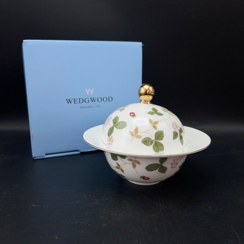 Bone China Tea Set W Family Wild Strawberry Wood Coffee Cup, Teapot, Plate, Mug, Bowl, Spoon, Stew Pot Bone China Tea Set W Family Wild Strawberry Wood Coffee Cup, Teapot, Plate, Mug, Bowl, Spoon, Stew Pot