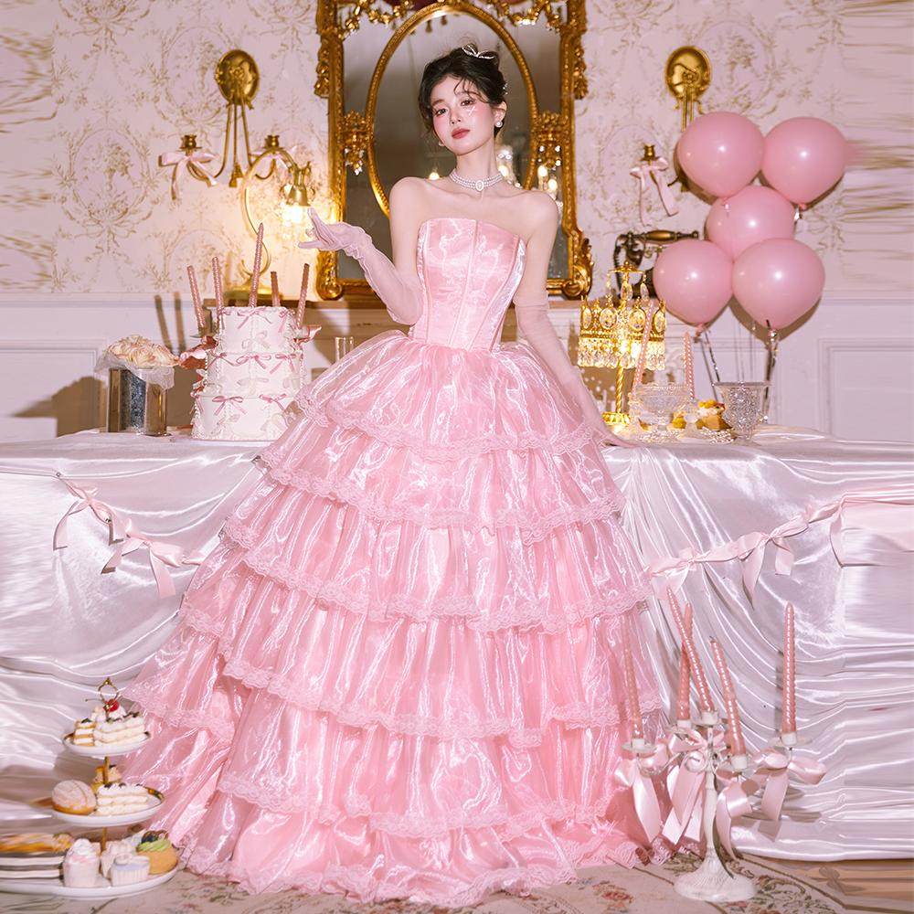 Strapless princess wedding dress, french retro pink lace trim  the perfect  choice for stunning travel photoshoots!
