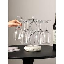 Creative Red Wine Glass Shelf Hanging Light Lavish Wine Cabinet Adornment Pendulum high-footed cup rack ondulée en verre suspendu en verre Accueil