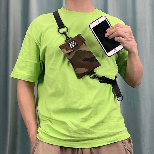 轻量便携挂脖手机包街潮男简约超薄迷你尼龙布小挂包胸包手机袋