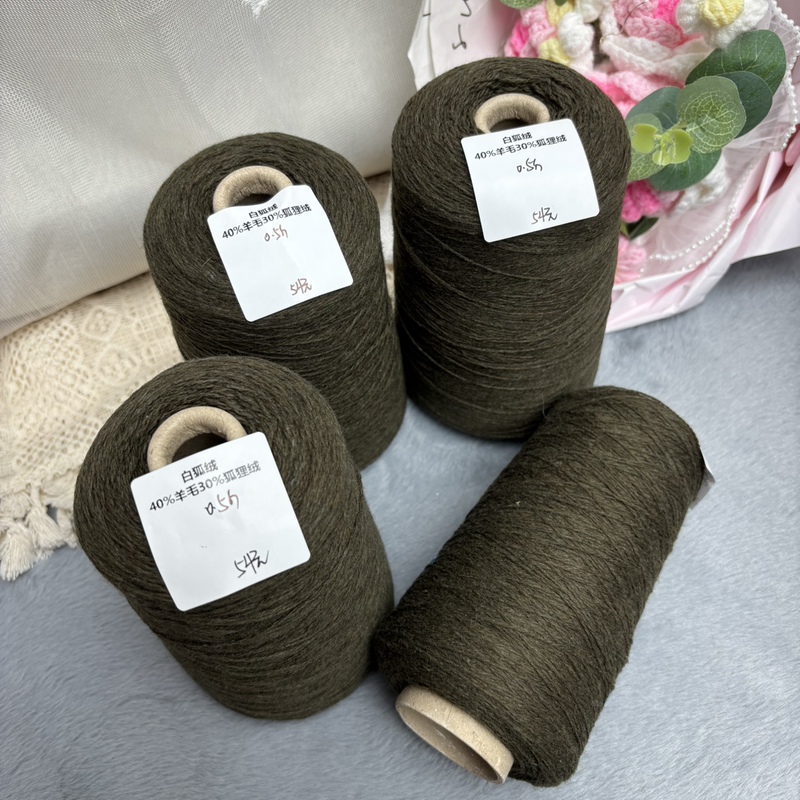 【White Fox Fur】40% Wool, 30% Fox Fur/Ultra Soft, Good Warmth, Medium Thickness, 15 Count