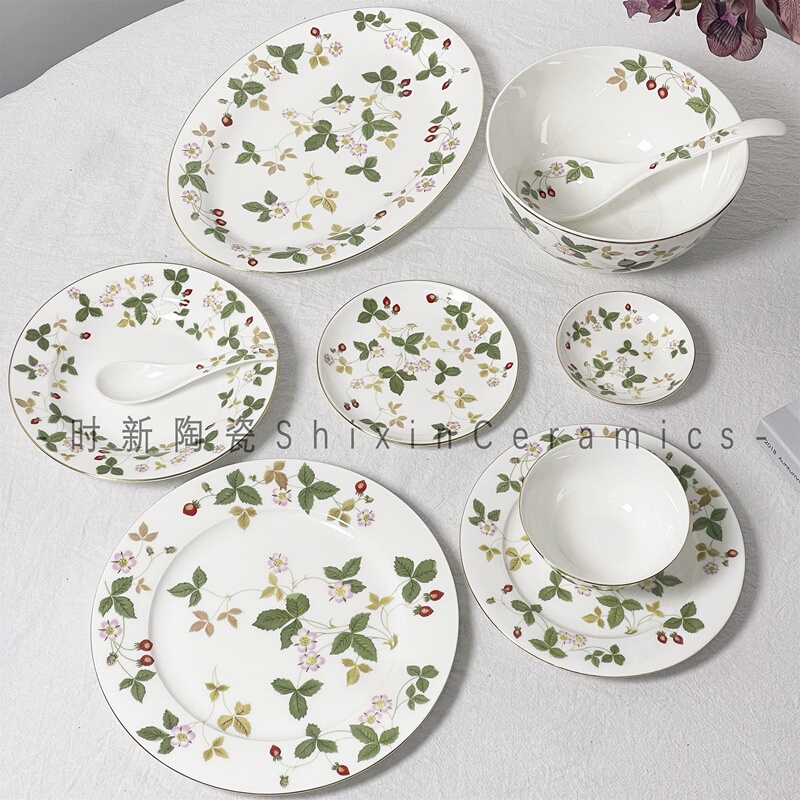 Wujia Wild Strawberry Bone China Dinner Plate Fish Plate Soup Bowl Rice Bowl Spoon Set European Style Household Gift Ceramic Bowl Wujia Wild Strawberry Bone China Dinner Plate Fish Plate Soup Bowl Rice Bowl Spoon Set European Style Household Gift Ceramic Bowl
