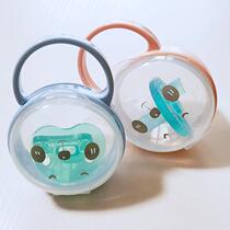Japanese pacifier storage box pacifier box dust-proof box suitable for portable hook baby guard