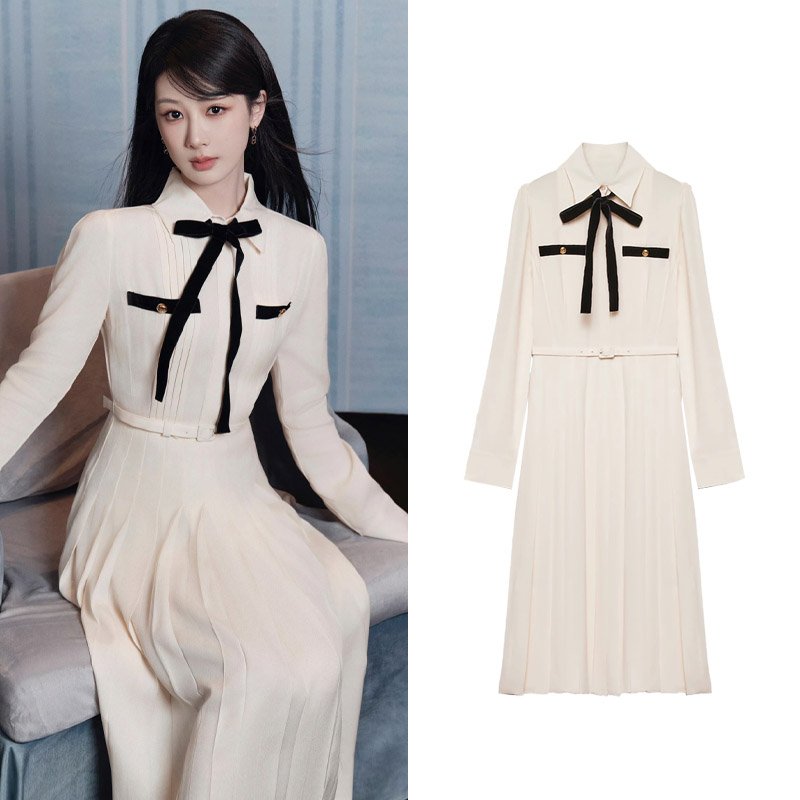 楊子の同系色のフレンチリボン長袖シャツワンピース（春先）、スリムウエスト、レースアップミディスカート