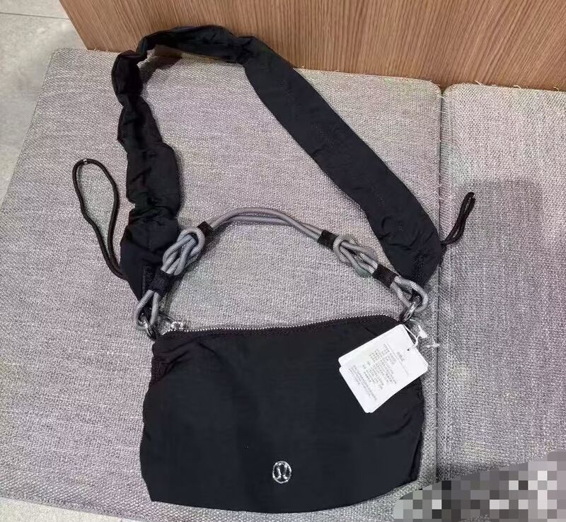 Lululemon Ruched Shoulder Bag Mini Crossbody Bag Underarm Bag 1.5L