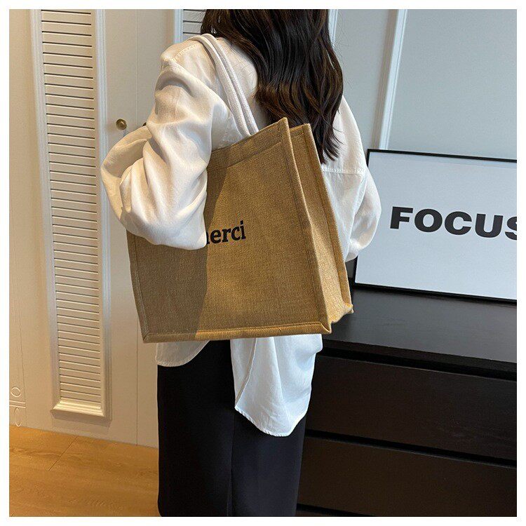 O1CN01bzETkt1oPRHLJ4LrT !!2216892315217