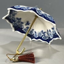 Collection of antiques antique porcelain old goods blue and white flower patterns umbrellas and tea drains