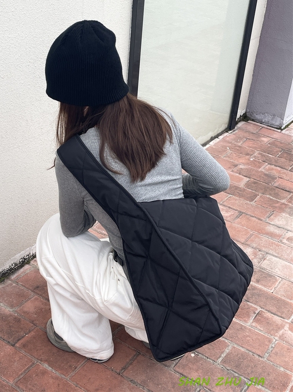 Handbag with Extra-Large Capacity, Quilted Stitching, Single Shoulder Bag, Casual Oxford Cloth Commuter Tote Bag, Crossbody Large Bag, Trendy