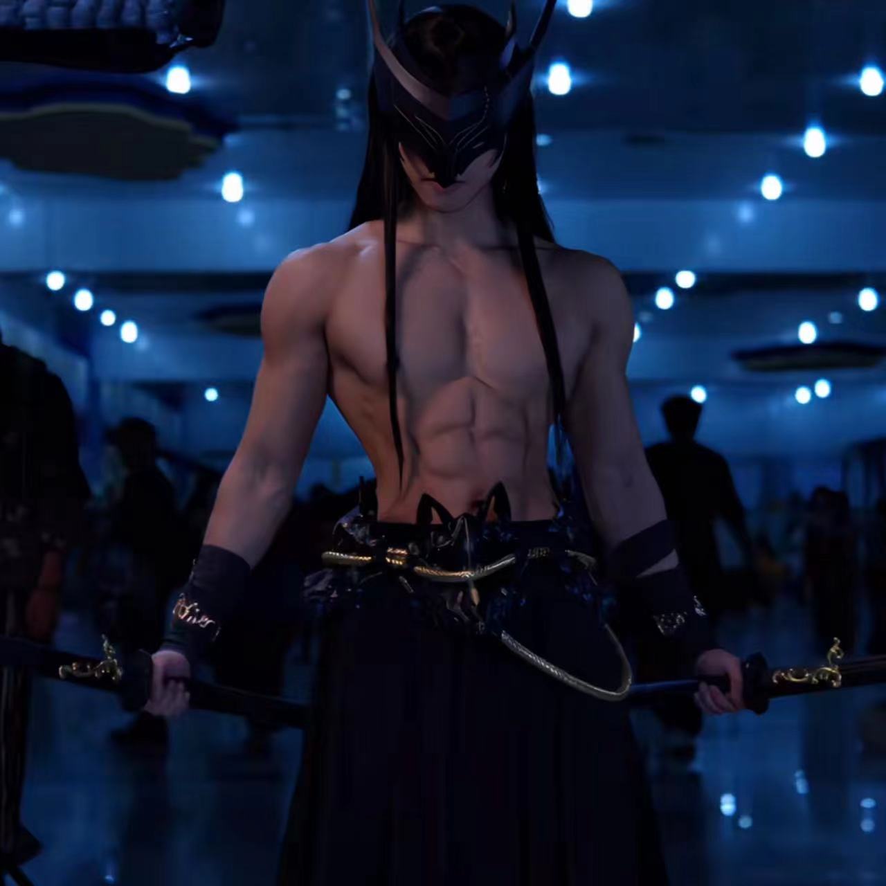 永恩COS服大揭秘！黑色系全套装备让你秒变峡谷男神_Cosplay男装_淘宝游戏网