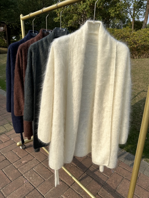 Lazy Style 100% Cashmere Cardigan for Women, Long Style, Relaxed and Versatile Knitted V-Neck Jacket