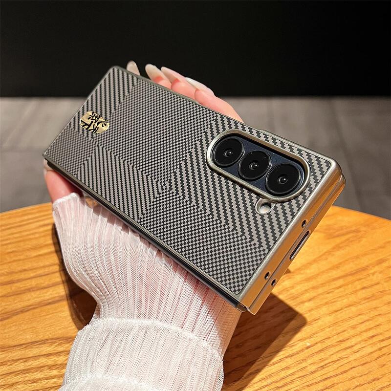 Shunfeng Suitable for Samsung Z Fold 7 Phone Case, New High-End Kailaov Ultra-Thin Carbon Fiber Texture Genuine Leather W26 Case, Full-Cover Folding Screen Galaxy W26 Heart of the World Anti-Drop Protective Cover