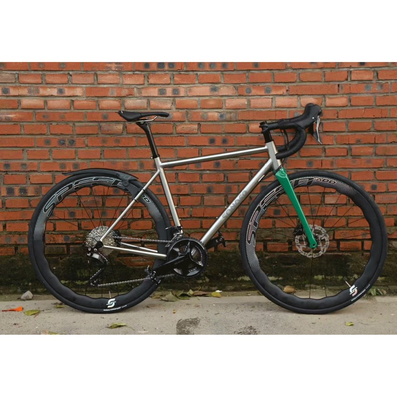 American Explorer Titanium Alloy Road Bike Frame with Thru-Axle Disc Brakes