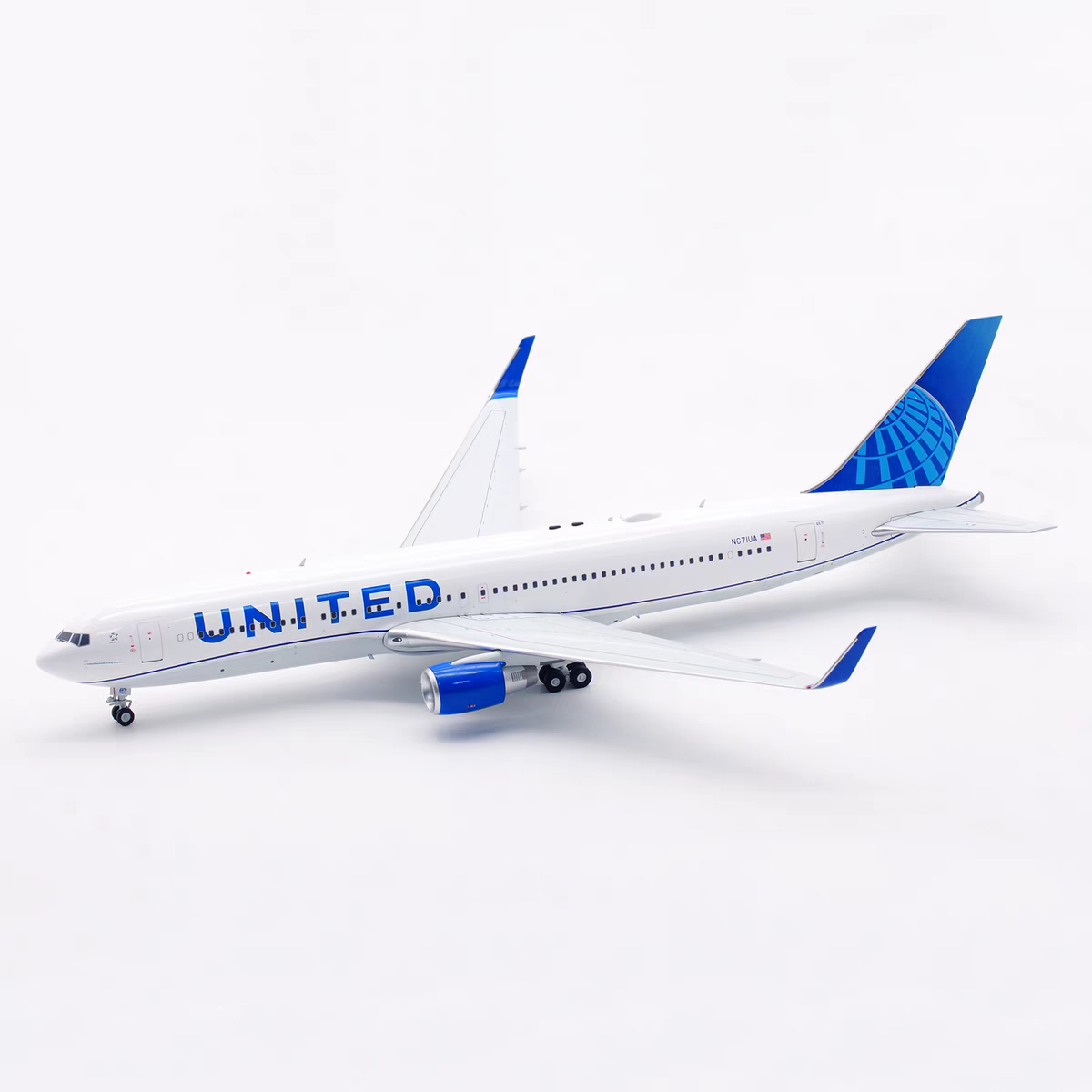 航空機・ヘリコプター Inflight 1:200 B767-300 N671UA www.JetCollector.com: United Airlines B767-300 w/stand