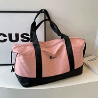 Розовые внешние три вилки-канина можно использовать для удержания стержни