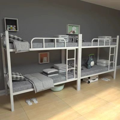 Высокая и низкая строительная площадка верхних и нижних слоев перед сном, простые двойные кровати толщиной железной рамки.