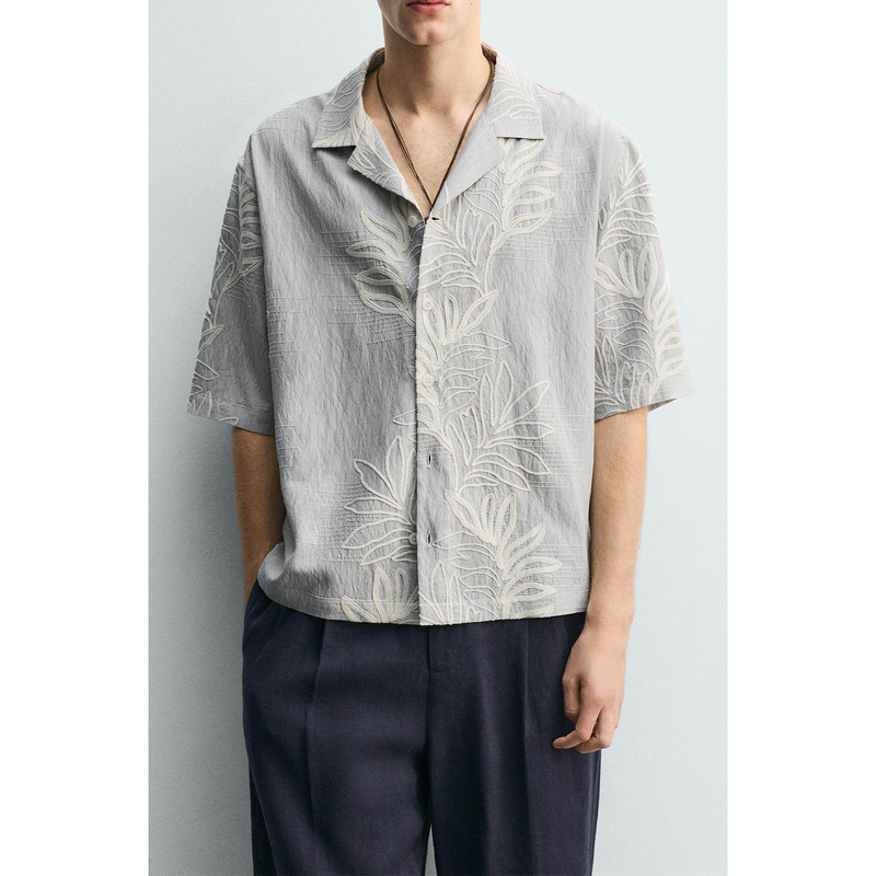 2026 Summer New Arrival Men's Loose Jacquard Embroidered Leaf Lapel Short Sleeve Shirt 0100690 403 2026 Summer New Arrival Men's Loose Jacquard Embroidered Leaf Lapel Short Sleeve Shirt 0100690 403