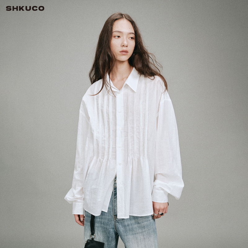 Shkuco Classic and Chic White Shirt, Loose and Comfortable Distressed Cotton Long-Sleeved Pleated Lapel Shirt