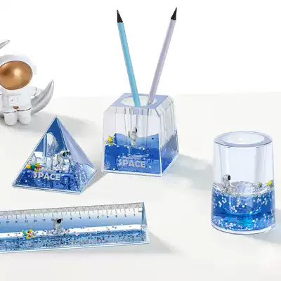 Hourglass creative astronaut Astronaut desk pen holder decoration quicksand liquid decompression cure girl heart oil leakage