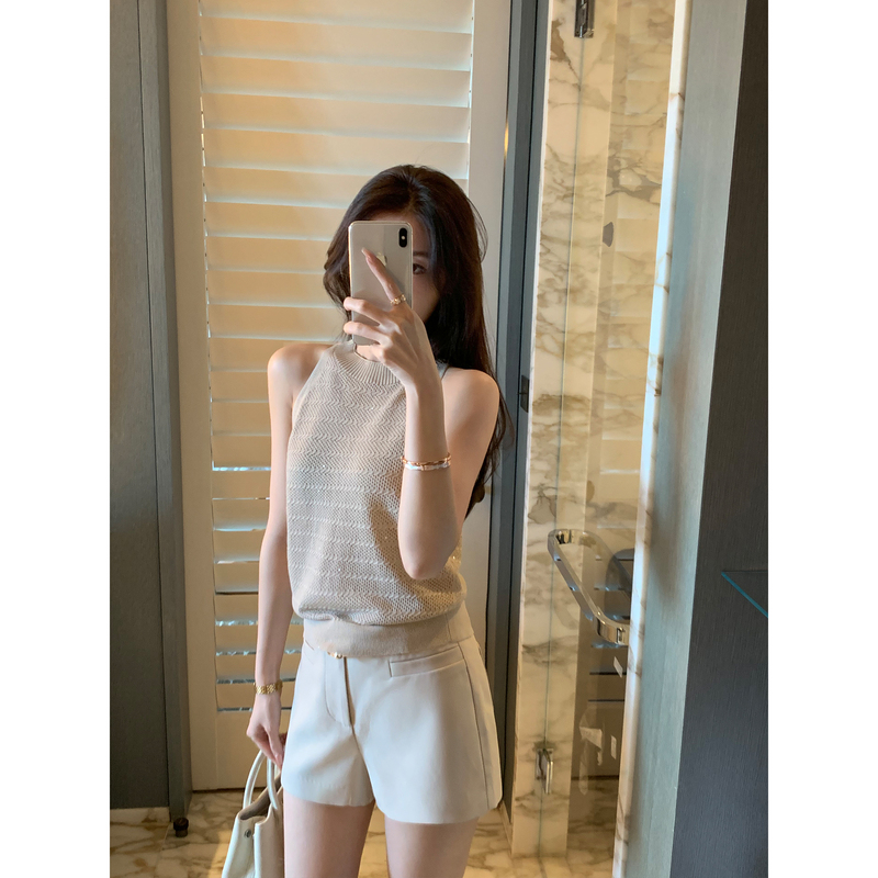 Maven Lin Simple and Elegant Hollow-Out Textured Tank Top for Women, Slightly Sheer, Loose-Fitting, Sleeveless Knit Top Maven Lin Simple and Elegant Hollow-Out Textured Tank Top for Women, Slightly Sheer, Loose-Fitting, Sleeveless Knit Top