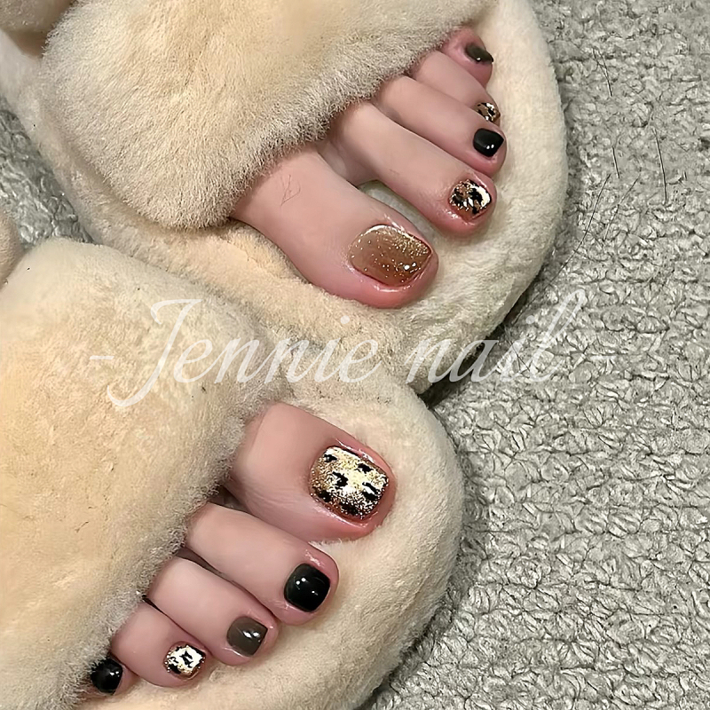 Handmade Wearable Nail and Toenail Patches, Cat-Eye Leopard Print, Dazzling Sparkle, 2026 New Style, Toenails with a High-End Feel and Brightening Effect