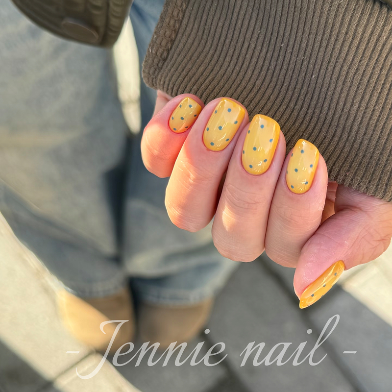 Spring and Summer Handmade Dopamine Cute Wearable Nails Yellow Polka Dot Short Style Manicure High-End Whitening Fake Nails