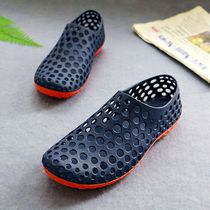 Vietnamese rubber clogs mens hollow sports sandals breathable and soft travel walking shoes non-stinky feet beach shoes