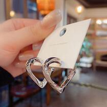 Korean fashionable personality minimalist cold style love 925 silver needle earrings for women metal twisted irregular earrings trend