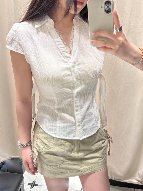 Wm26 New Pure and Alluring Lace V-Neck Short-Sleeve Shirt for Women with Waist-Cinching Tie Design, Slim-Fit Short White Shirt