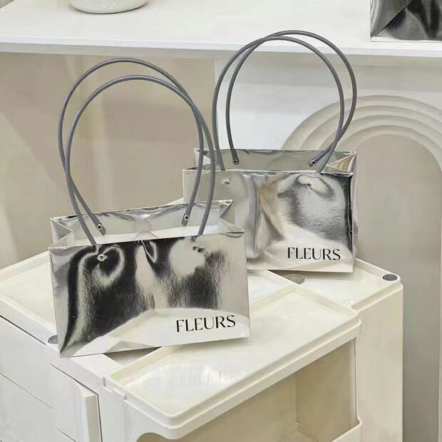 High-End Portable Flower Box, Waterproof Silver Mirror Rectangular Flower Box, New Shiny Gift Bag for Souvenirs