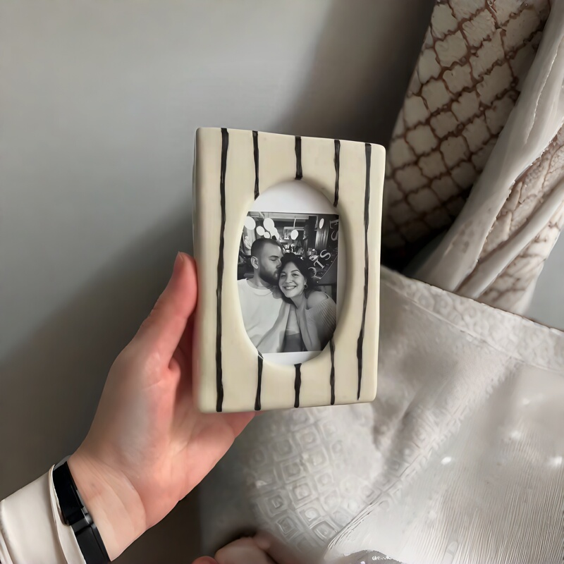 Black Striped Ceramic Photo Frame, High-End Decorative Piece for Bedroom and Living Room, Couple's Commemorative High-End Picture Frame