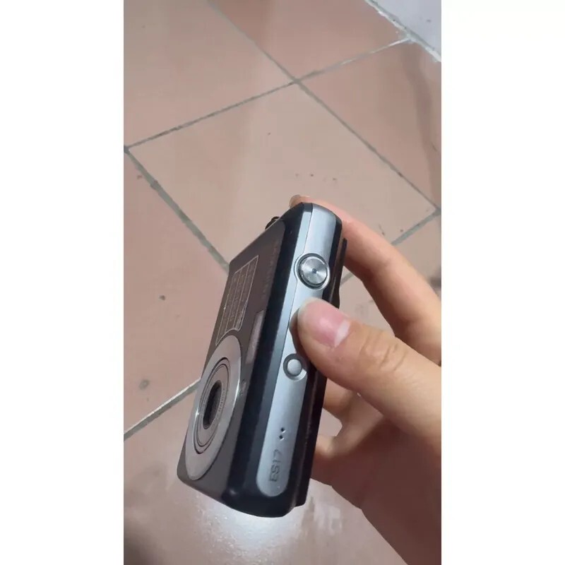 Negotiable Price for Samsung Es17 Ccd Camera, 12 Million Pixels, 3X Optical Zoom