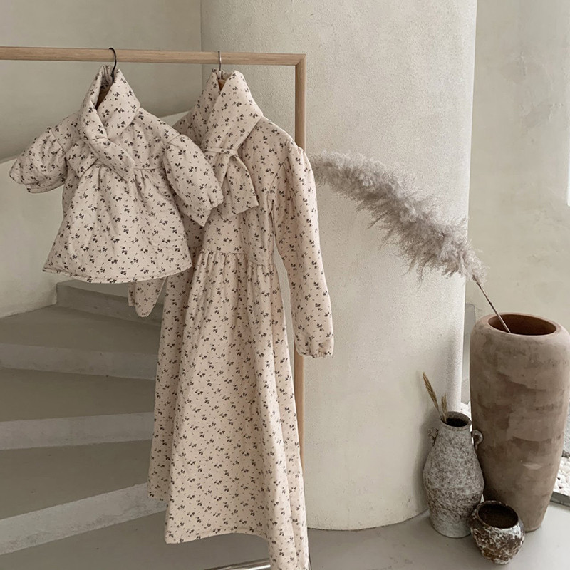 Special parent-child wear 21 autumn winter Korean children's clothing foreign air mother and daughter dress medium long floral skirt