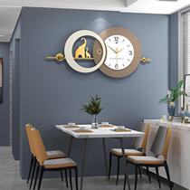 2023 nouvelle horloge pendaison salle de séjour moderne minimaliste nette créativité rouge maison mode pendaison table horloge restaurant pendule suspendu