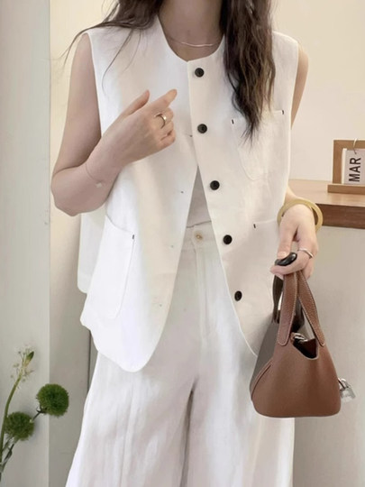 法式时尚设计感单排扣马甲通勤百搭简约背心舒适透气无袖上衣女装