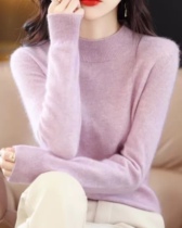 Jedi a cashmere semi-high neckline with a golden marker cashmere specialy.