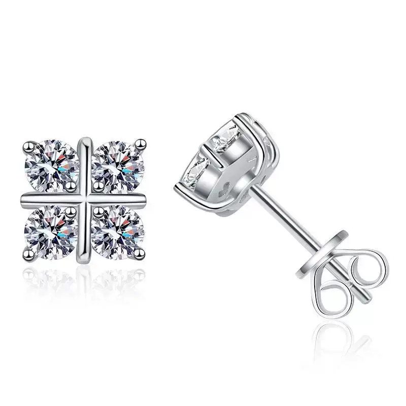 Серебро Sterling. Диа́мантовые сережки из Моиссанита каръat *