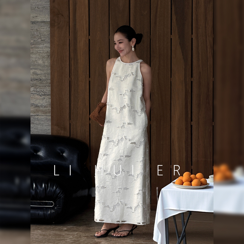 Lihuier Li Hui'Er Xia Luo Three-Quarter Sleeveless White Dress for Women, Minimalist and Relaxed Long Tank Dress